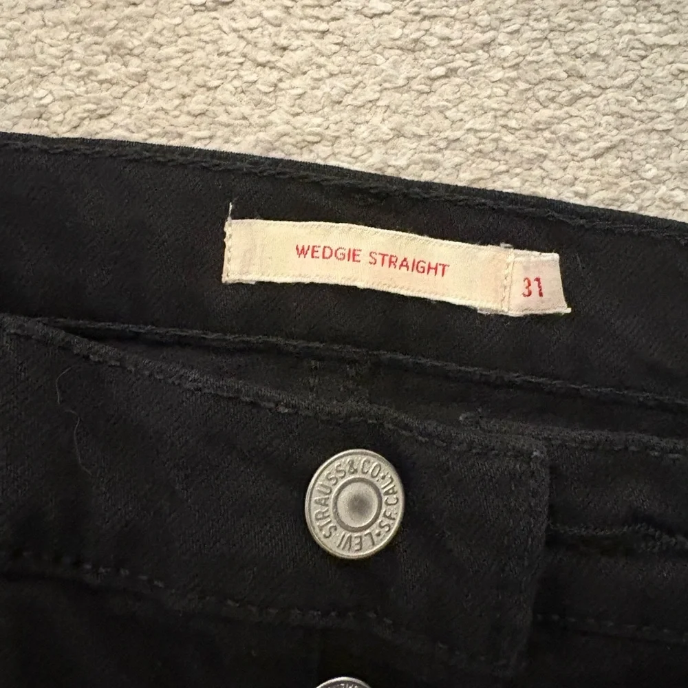 Levi’s Premium High Rise Wedgie Straight, 31x28 - Picture 2 of 4